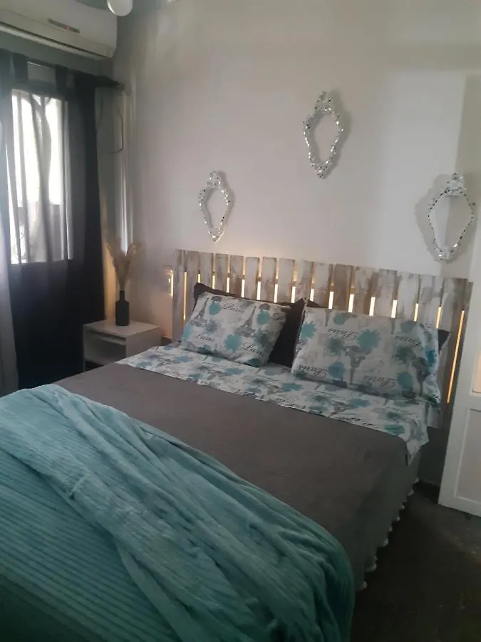 דירות מנדוזה Departamento Centrico 0*,